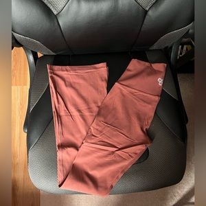 Aritzia TnaBUTTER™ Atmosphere Flare Hi-Rise Legging